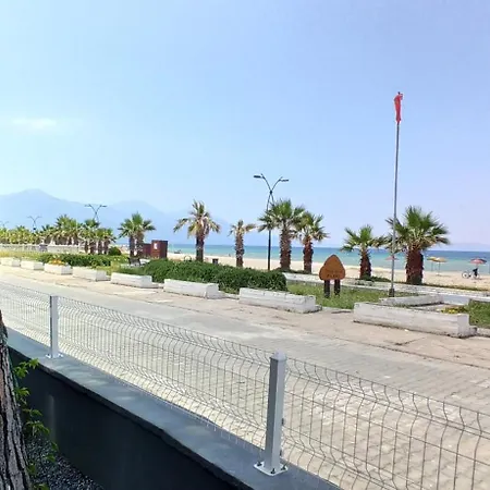 Plaj فيلة كوشاداسيه